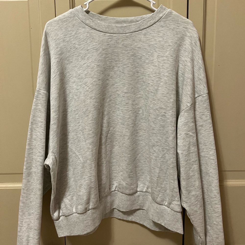 light gray casual plain crewneck